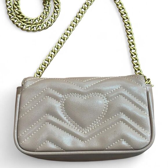 Gucci Authentic Marmont Mini Crossbody Bag with Gold Chain - Picture 2 of 8